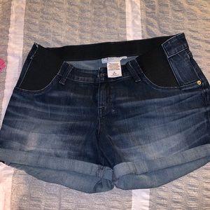 Maternity shorts